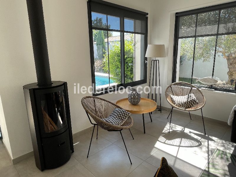 Photo 10 : SEJOUR d'une maison située à Le Bois-Plage-en-Ré, île de Ré.